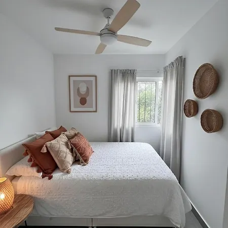 Celeste, Private Pool With Sea View, 15pers Villa Lloret de Mar