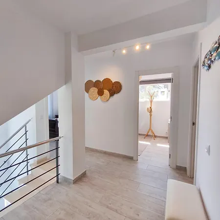 Вилла Celeste, Private Pool With Sea View, 15pers