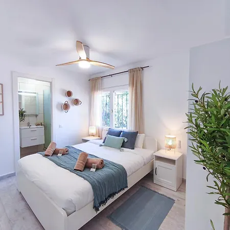 Celeste, Private Pool With Sea View, 15pers Вилла