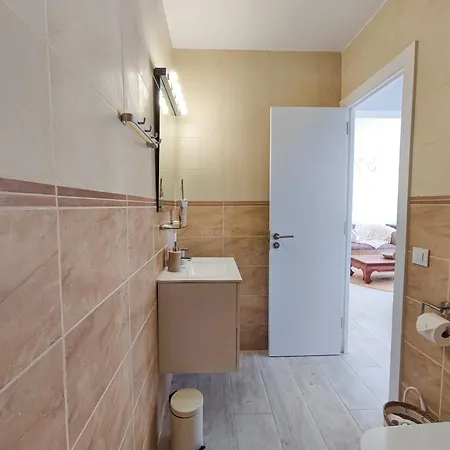 Вилла Celeste, Private Pool With Sea View, 15pers Льорет-де-Мар