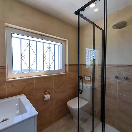 Celeste, Private Pool With Sea View, 15pers Льорет-де-Мар