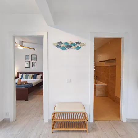 Вилла Celeste, Private Pool With Sea View, 15pers