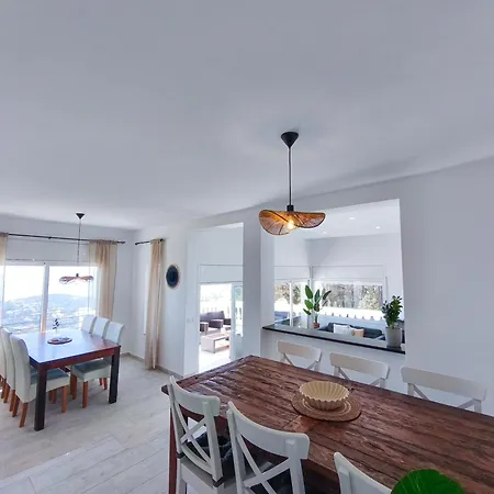 וילה Celeste, Private Pool With Sea View, 15pers *