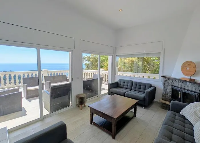 Celeste, Private Pool With Sea View, 15pers Vila *