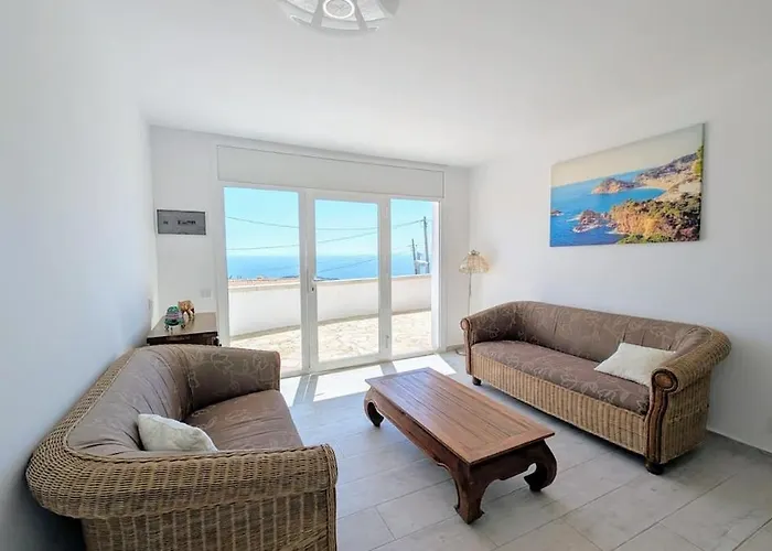 Celeste, Private Pool With Sea View, 15pers Vila Lloret de Mar