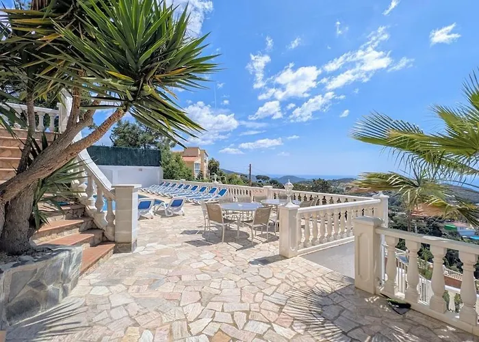Celeste, Private Pool With Sea View, 15pers Vila Lloret de Mar